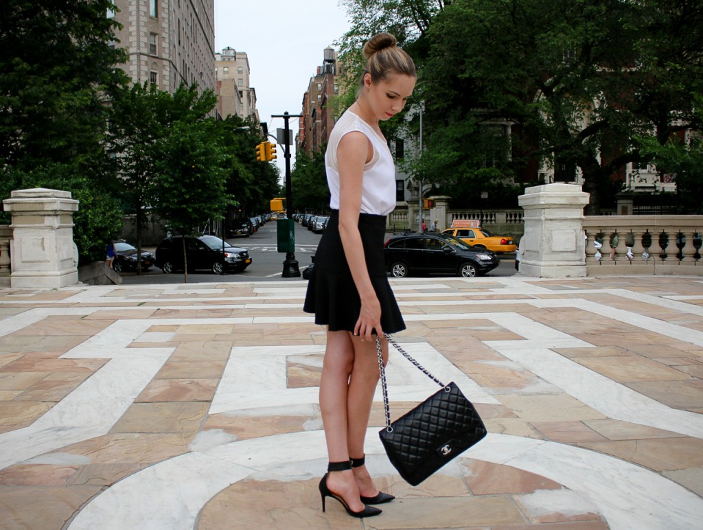 Comptoir des Cottonniers Pleated Skirt Helmut Lang Nexa Top Chanel Bag